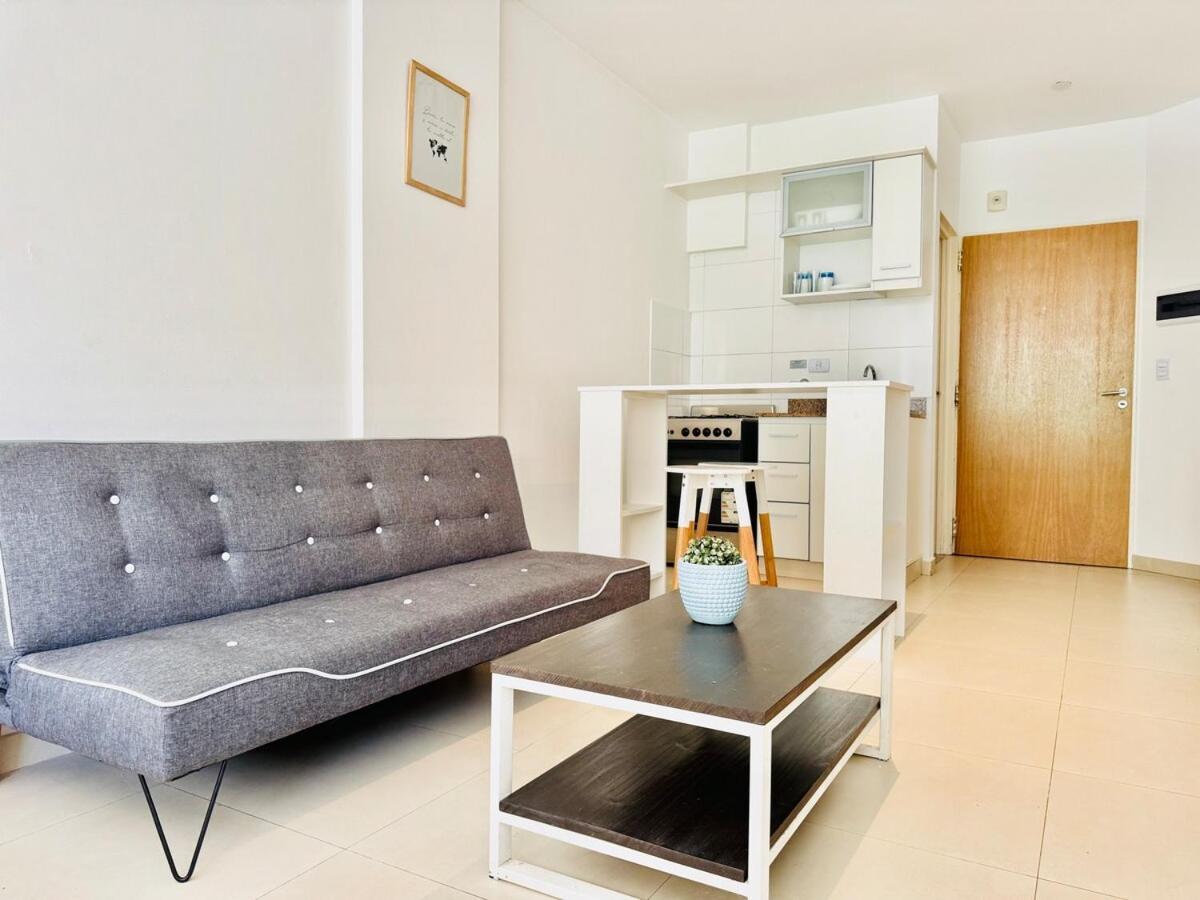With Patio, Gym And Pool Apartamento